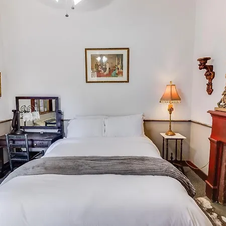Royal Barracks Guest house *