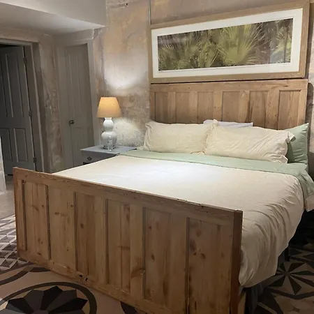 Premier Apartment