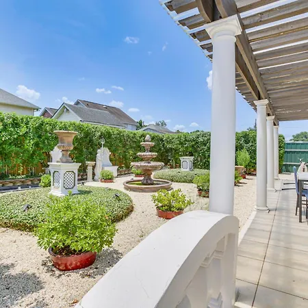 Inviting With Theater And Grill! Holiday home New Orleans