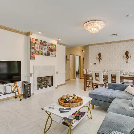 Inviting With Theater And Grill! New Orleans
