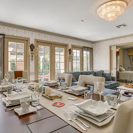 Holiday home Inviting With Theater And Grill!