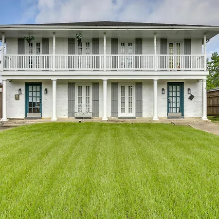 Chic Abode: 1 Mi To Pontchartrain Holiday home New Orleans