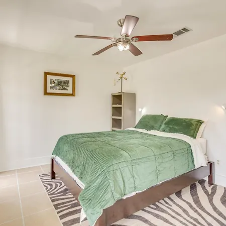 Holiday home Chic Abode: 1 Mi To Pontchartrain *