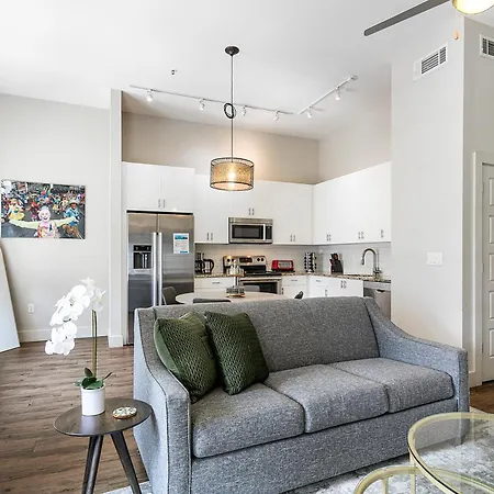 Tasteful Walking Distance To French Quarter Apartment