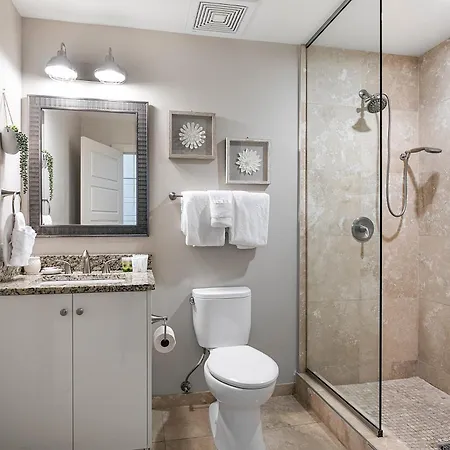 Tasteful Walking Distance To French Quarter Apartment *