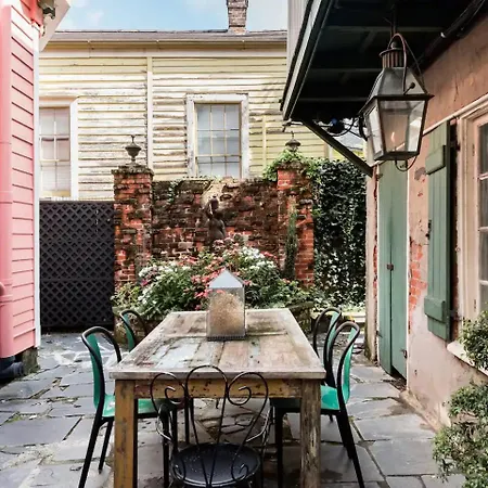 Chic Spot Near The Lower French Quarter * New Orleans