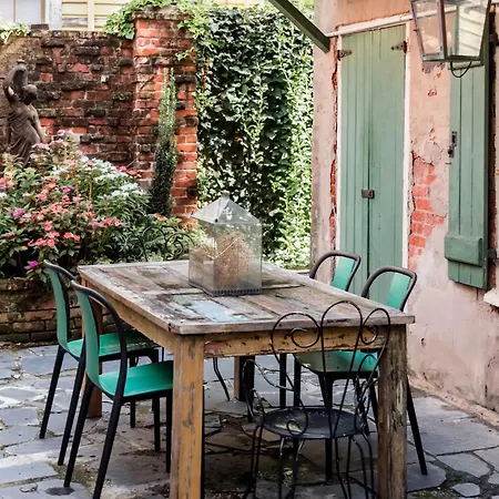 Chic Spot Near The Lower French Quarter *