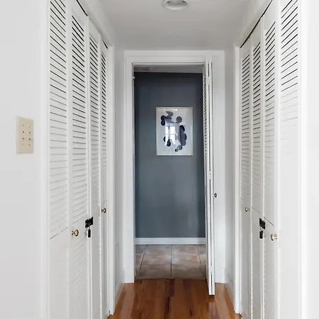 Chic Spot Near The Lower French Quarter *