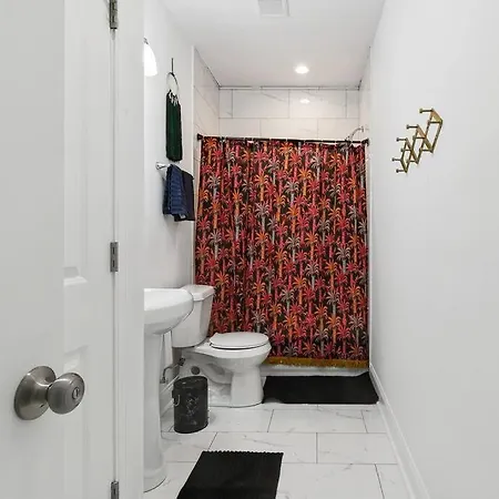 Luxury 6br Oasis Near French Qtr Apartment *