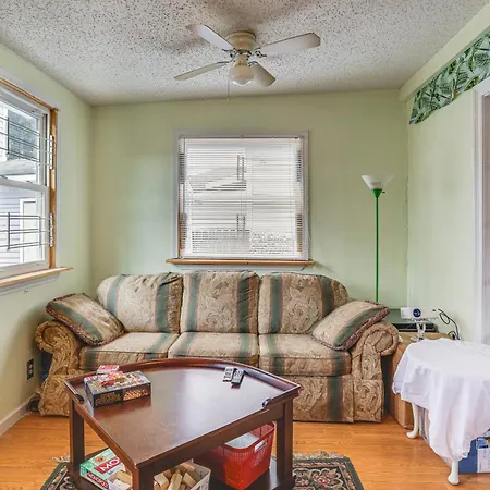 1 Mi To French Quarter Colorful Duplex With Grill! Holiday home New Orleans