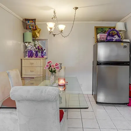 1 Mi To French Quarter Colorful Duplex With Grill!