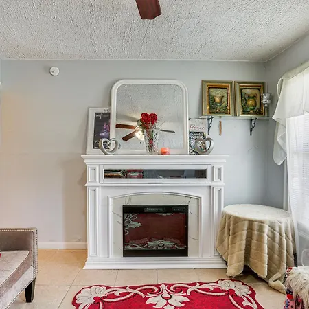 1 Mi To French Quarter Colorful Duplex With Grill! Holiday home New Orleans