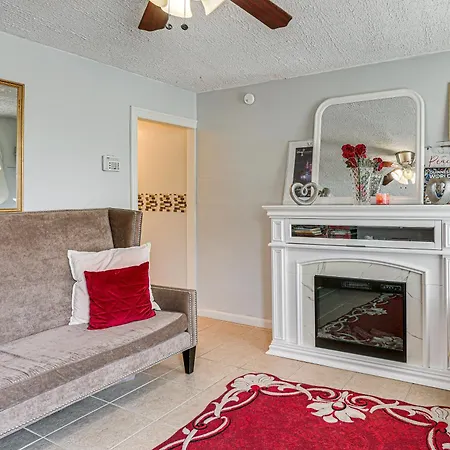 1 Mi To French Quarter Colorful Duplex With Grill! Holiday home New Orleans
