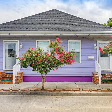 1 Mi To French Quarter Colorful Duplex With Grill!