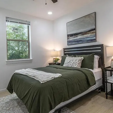 Luxury Blue Loft Downtown Nola Apartment
