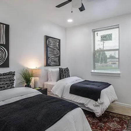 Apartment Luxury Blue Loft Downtown Nola