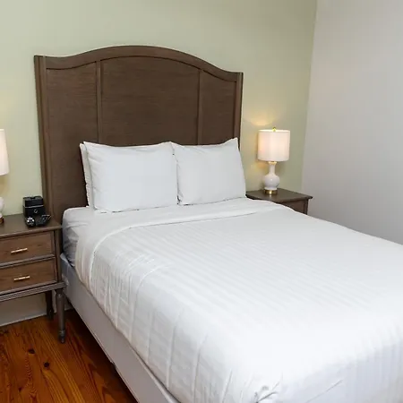 Inn On St. Peter, A French Quarter 3*