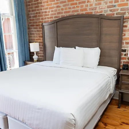 On St. Peter, A French Quarter Inn 3*