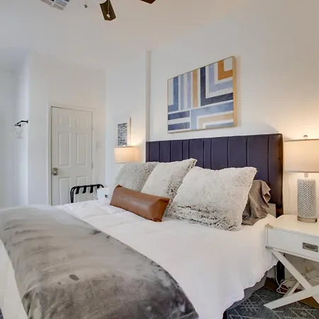 2 Mi To Dtwn: Escape! Holiday home