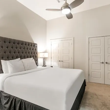 Charming 2br Retreat Steps From The French Quarter Apartment *