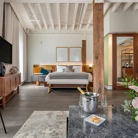 Hotel One11 4*