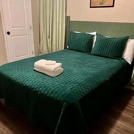 Lady Aurora- Pets Ok- 5 Miles To French Quarter Holiday home *