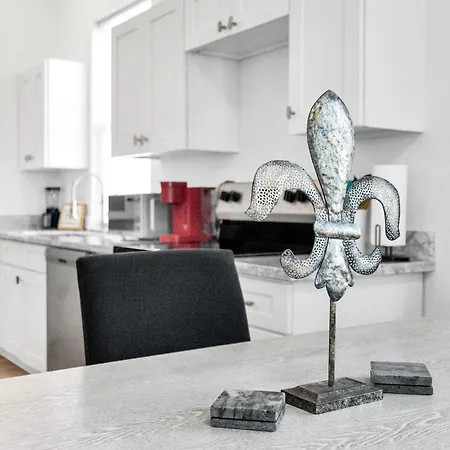 Uptown Jazz Retreat 2br Near Freret St Dining