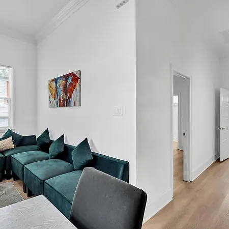 Uptown Jazz Retreat 2br Near Freret St Dining Holiday home
