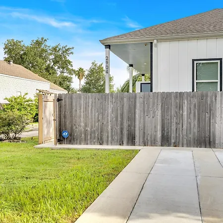 Holiday home Uptown Jazz Retreat 2br Near Freret St Dining New Orleans