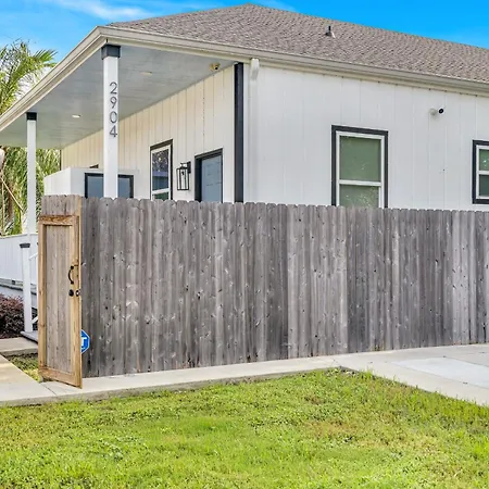 Uptown Jazz Retreat 2br Near Freret St Dining Holiday home *
