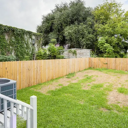 < 2 Mi To Jackson Square: W/ Yard Holiday home New Orleans