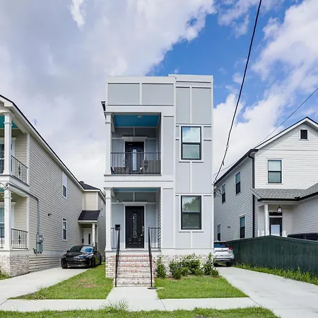 < 2 Mi To Jackson Square: W/ Yard New Orleans