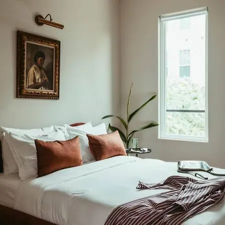 Thalia 5bd Townhome With Pool Walk To Superdome New Orleans