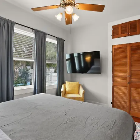 Uptown Charm Outdoor Space And Ez Street Car Access Apartment New Orleans