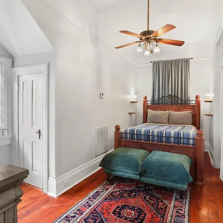 Uptown Charm Outdoor Space And Ez Street Car Access