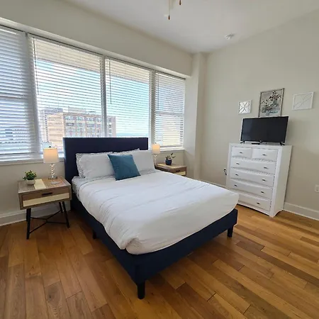 Legacy Steps From The French Quarter Superdome Casino Bourbon St With Gym & Pool Apartment