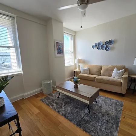 Legacy Steps From The French Quarter Superdome Casino Bourbon St With Gym & Pool Apartment *