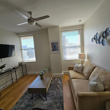 Apartment Legacy Steps From The French Quarter Superdome Casino Bourbon St With Gym & Pool *