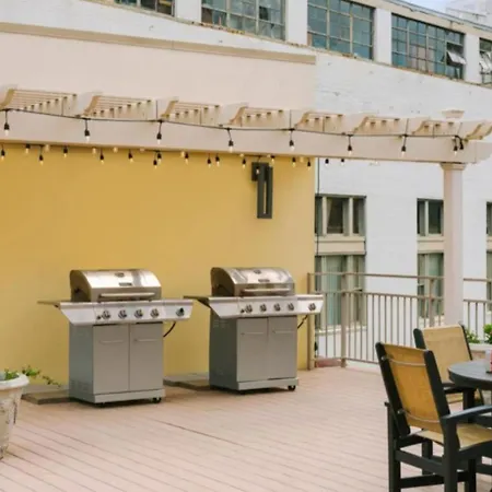 Apartment Legacy Steps From The French Quarter Superdome Casino Bourbon St With Gym & Pool *