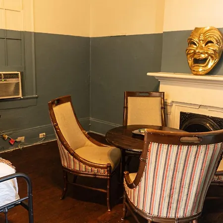 Historic Mardi Gras Inn 3*