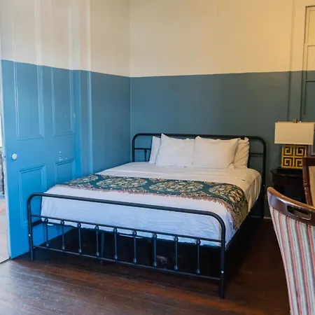 Inn Historic Mardi Gras 3*