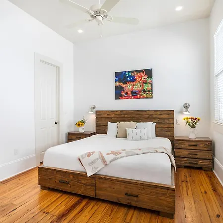 3br On Carondelet By Hosteeva Apartment New Orleans
