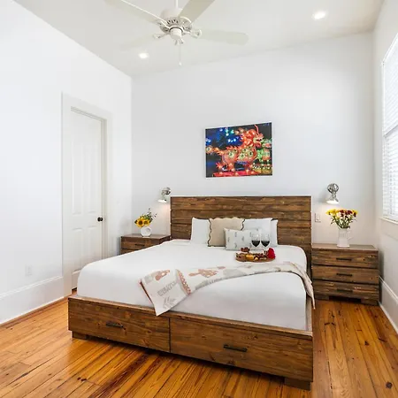 3br On Carondelet By Hosteeva Apartment New Orleans