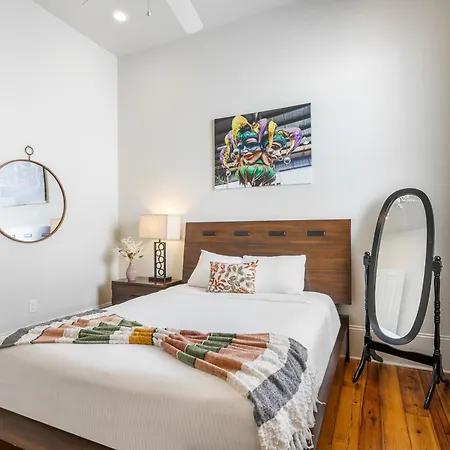 Spacious 3br Garden District W Pool & Balcony * New Orleans