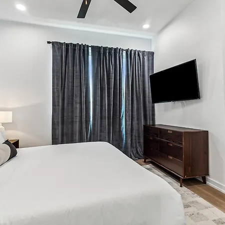 Aparthotel The Revelry *