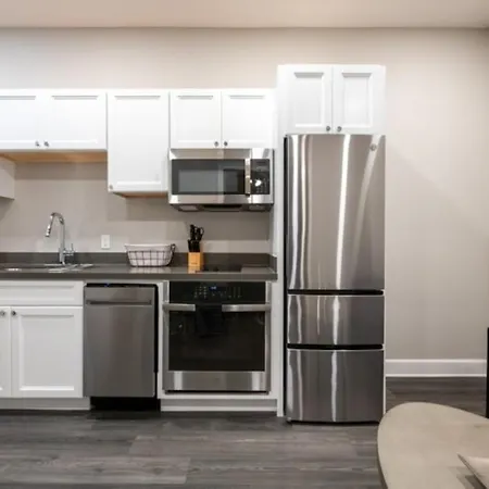 Bywater Aparthotel 3*