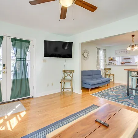Holiday home 5 Mi To Caesars Superdome And Bright Home! New Orleans
