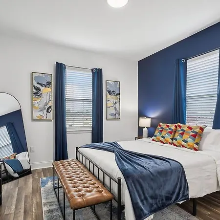 Chic 5br Oasis In Nola's Heart