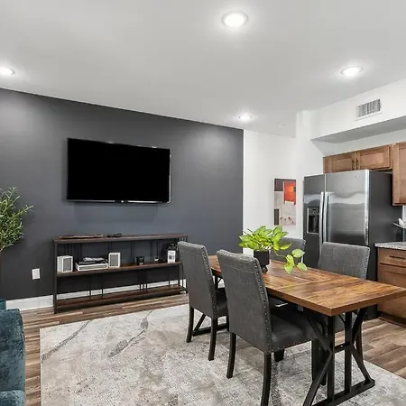 Chic 5br Oasis In Nola's Heart Apartment *