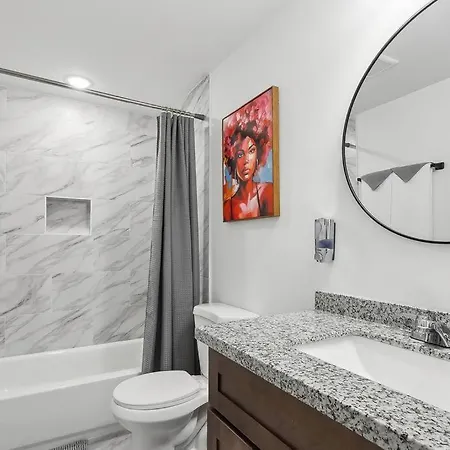 Chic 5br Oasis In Nola's Heart